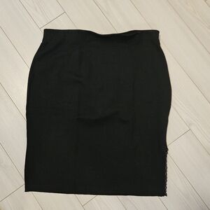 Womens black skirt sz 14 gold zipper slit left bottom plus size